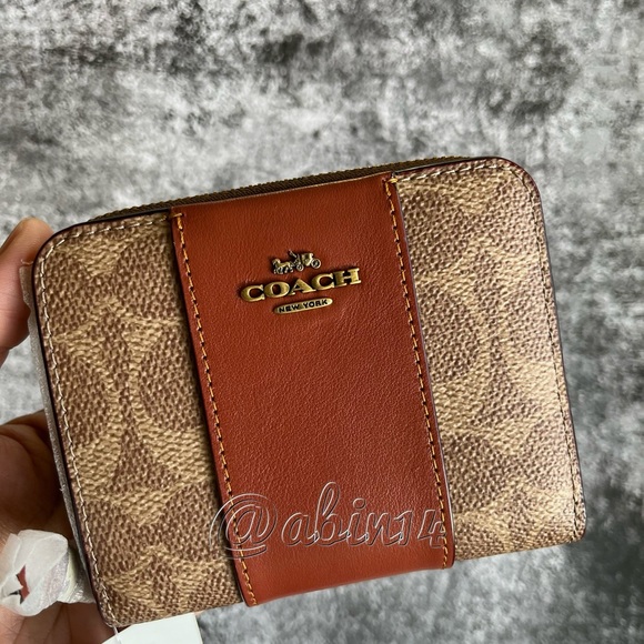 NWT Coach Small Signature Wallet - Picture 5 of 6